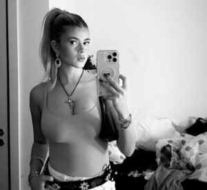 darcey mary draper instagram