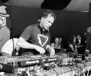 who is ros atkins wife