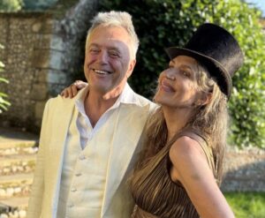 simon finch wife