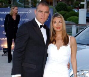 vinnie jones wife