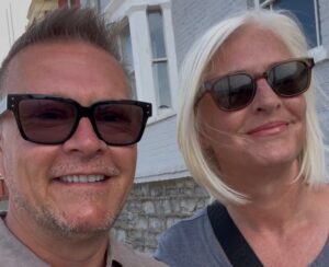 mark tomlinson wife